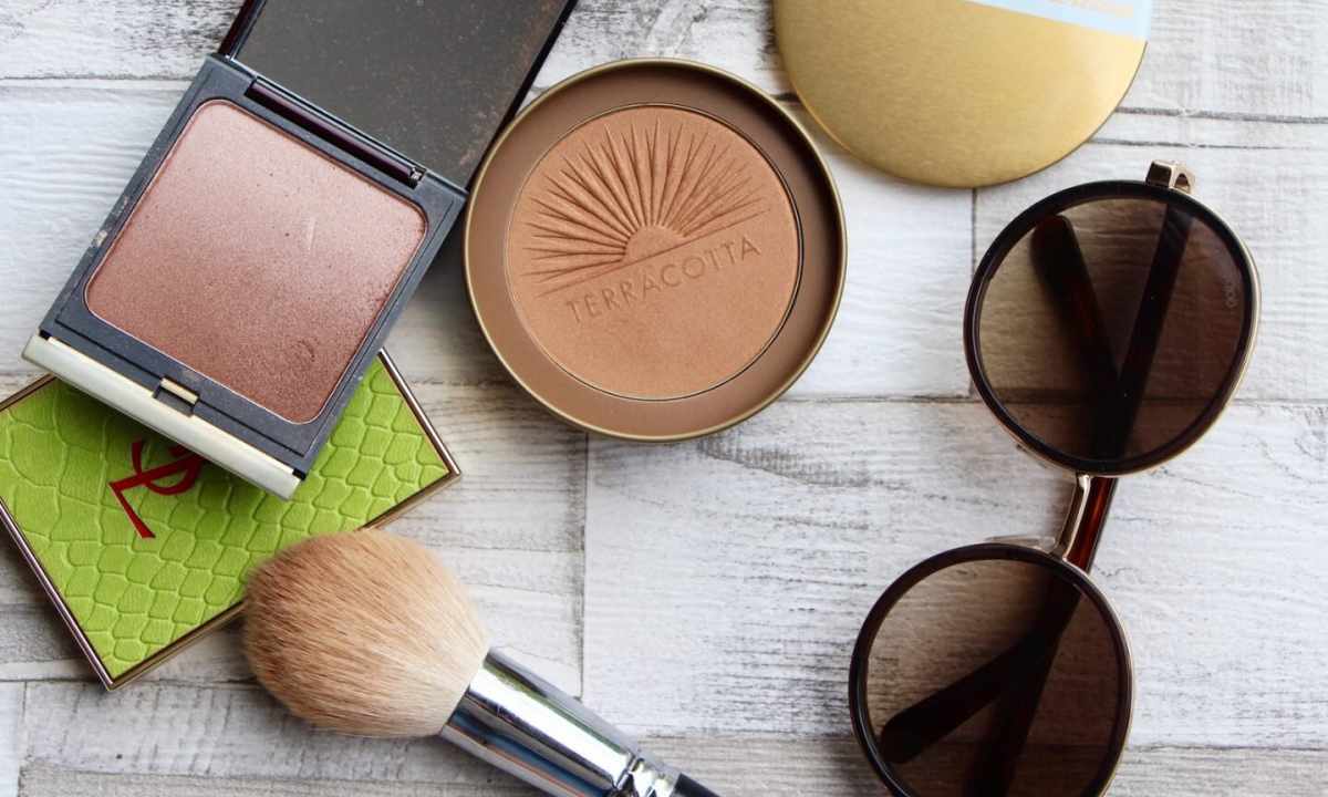How to apply bronzer for body