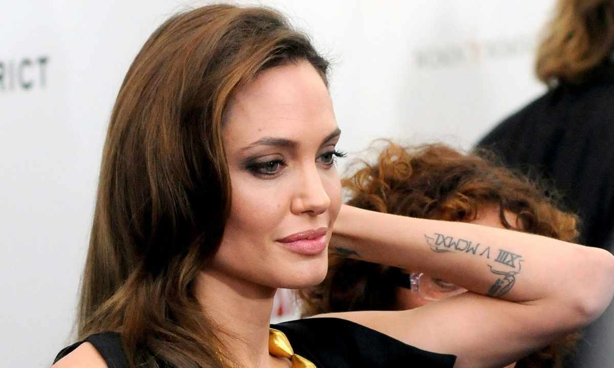 What tattoos the Hollywood celebrities have