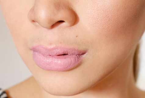 How to prick lip