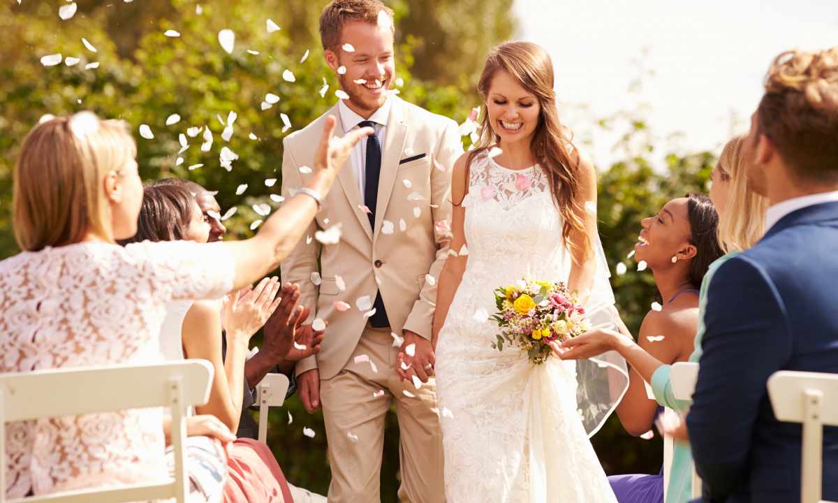 How to choose a gift on a wedding to the groom from the bride