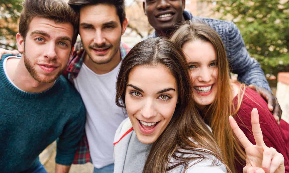 9 men's selfies which enrage women