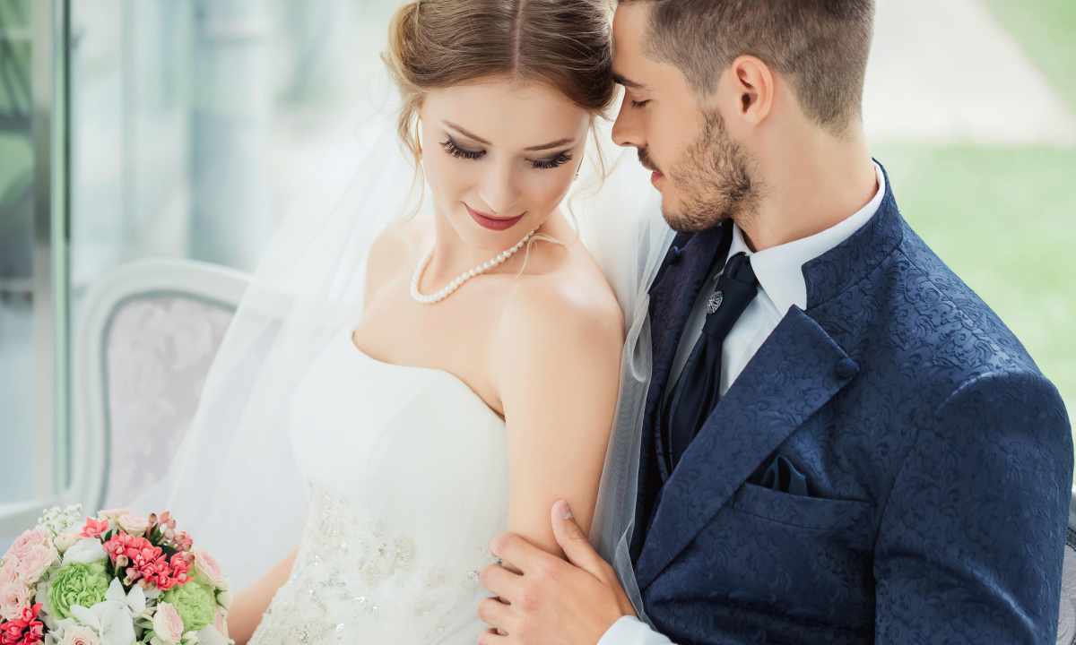 What wedding dress is necessary for happy marriage