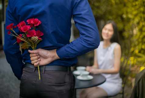 How to force the guy to give flowers