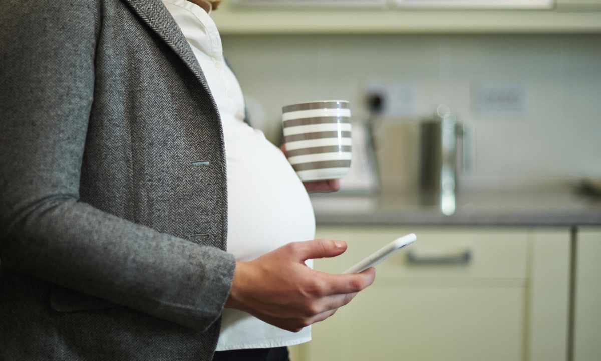 How to tell at work that you are pregnant
