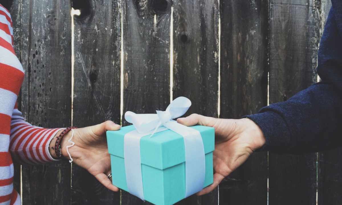 How to send free gifts