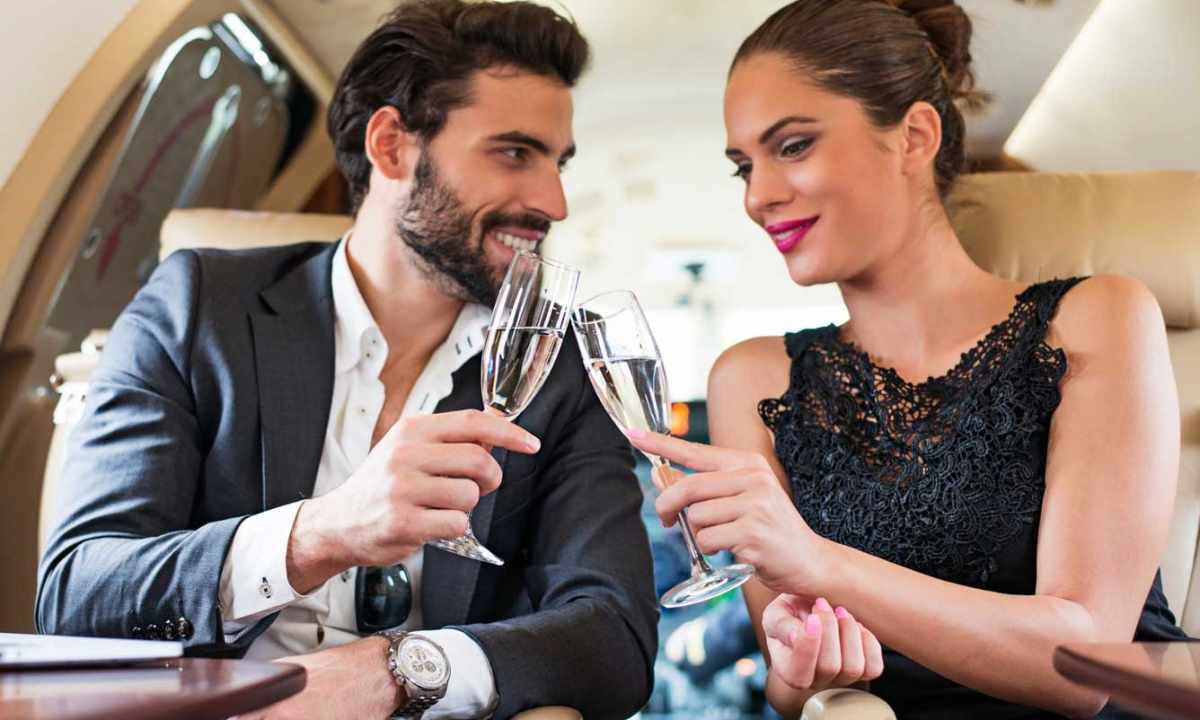 How to get acquainted with the rich woman