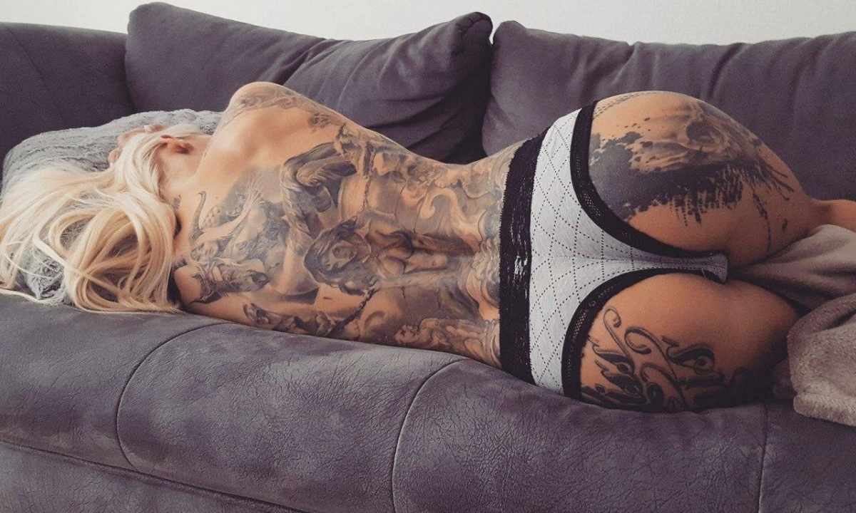 As men treat tattoos on a female body