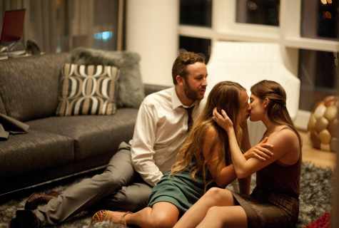 Unseparable girlfriends: how to make friends with the girl