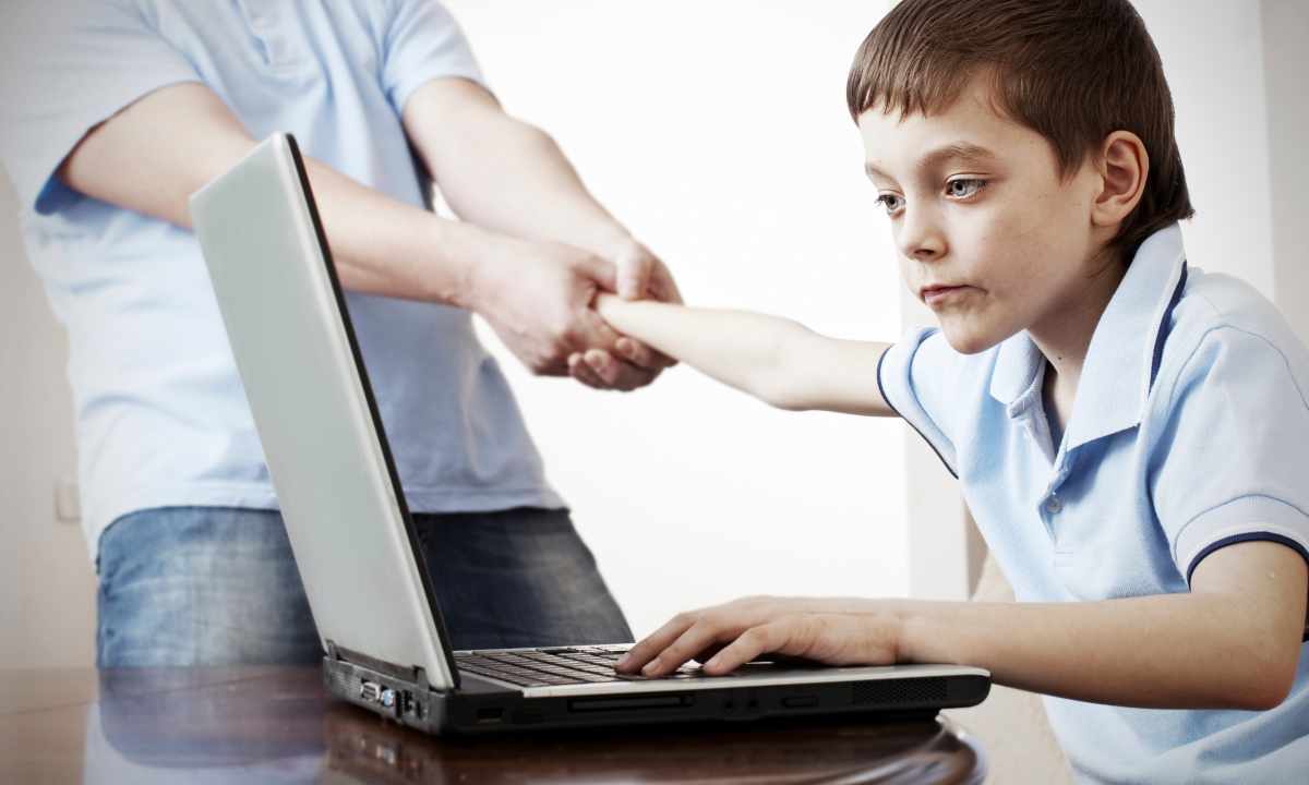 Dependence of the child on the computer
