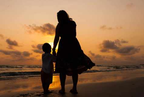 Why mothers love sons more daughters