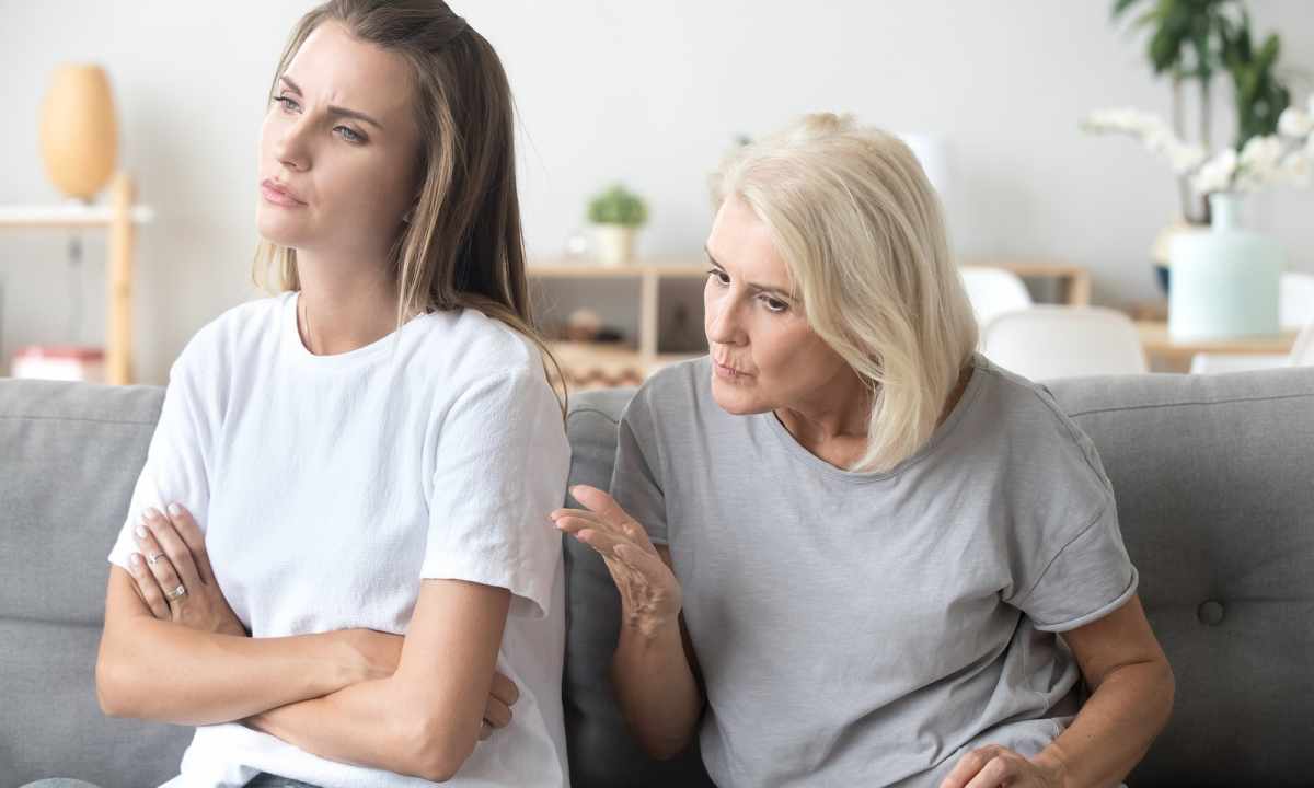 How to adjust and to spoil further the daughter's relation with mother