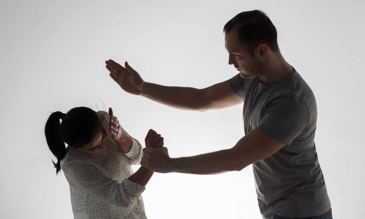 How to fight against aggression of the husband