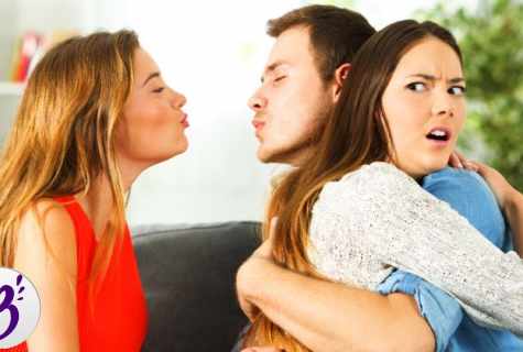 What to do if the husband left to the girlfriend
