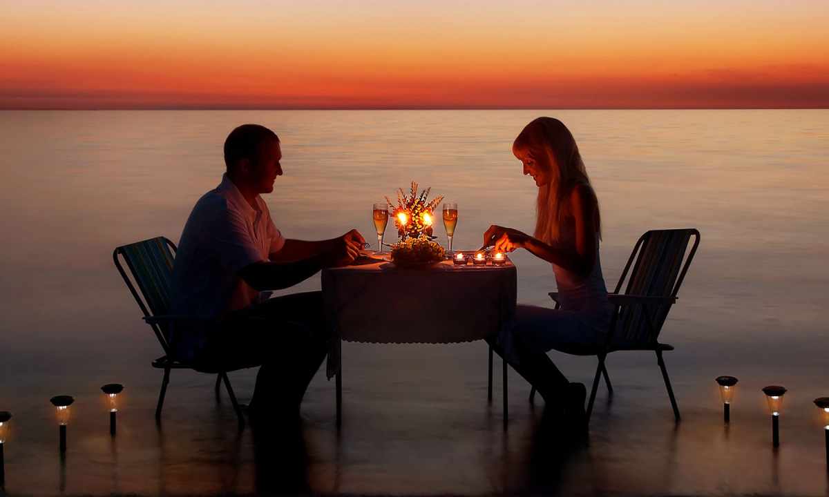 How to make romantic evening unforgettable