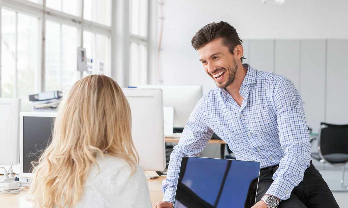 Flirtation at work: pros and cons