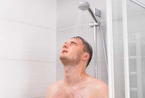 How to shower with compliments