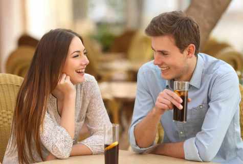 How to pick up the necessary topic of conversation with the girl