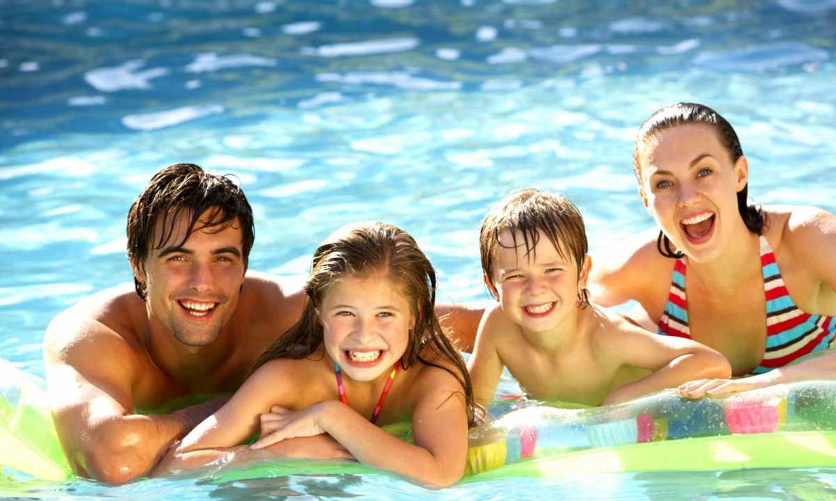 How to have a rest in the pool family