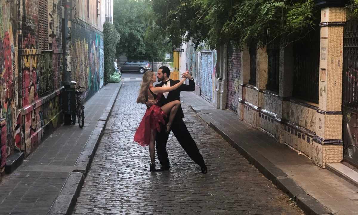 Experience of the relations in the Argentina tango: from acquaintance before parting in 5 minutes