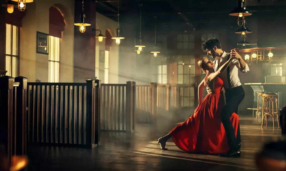 Argentina tango: from loneliness to mutual understanding