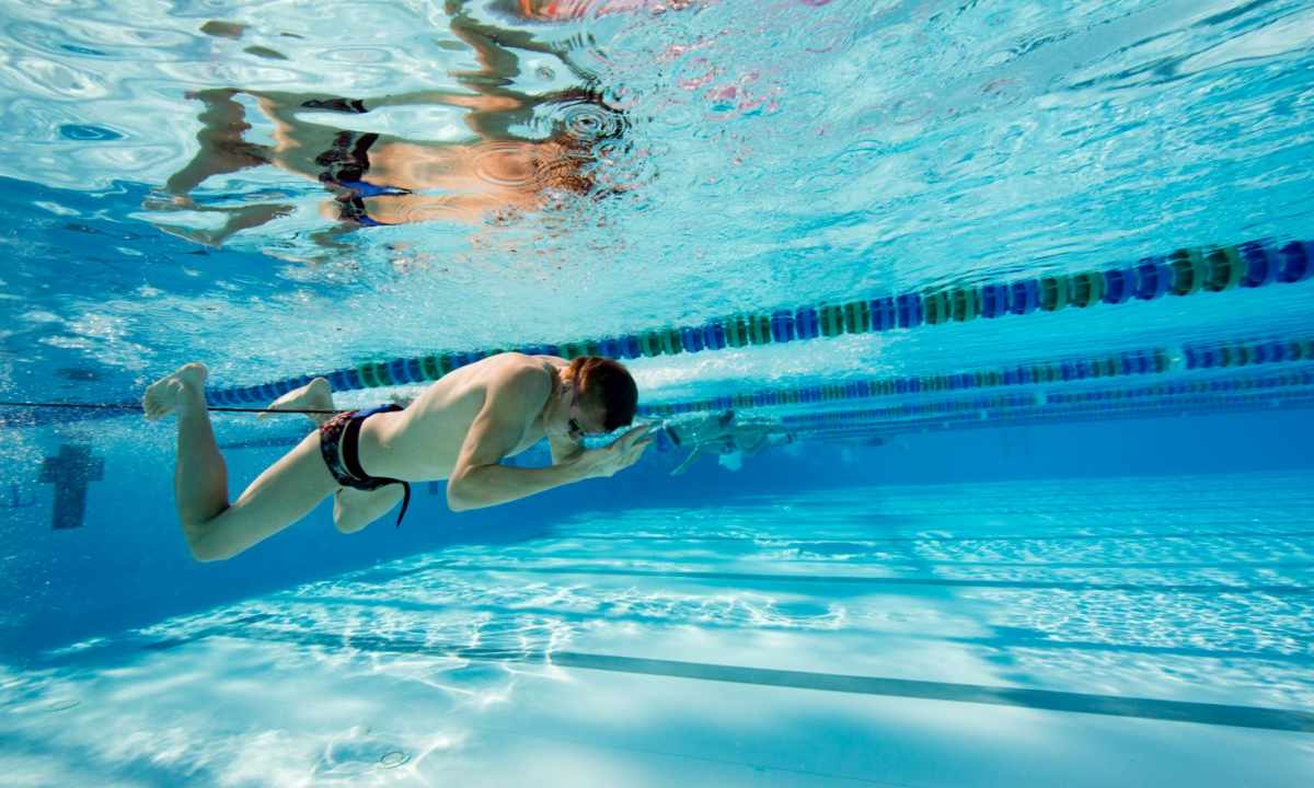 Swimming by the breast stroke: technique and recommendations