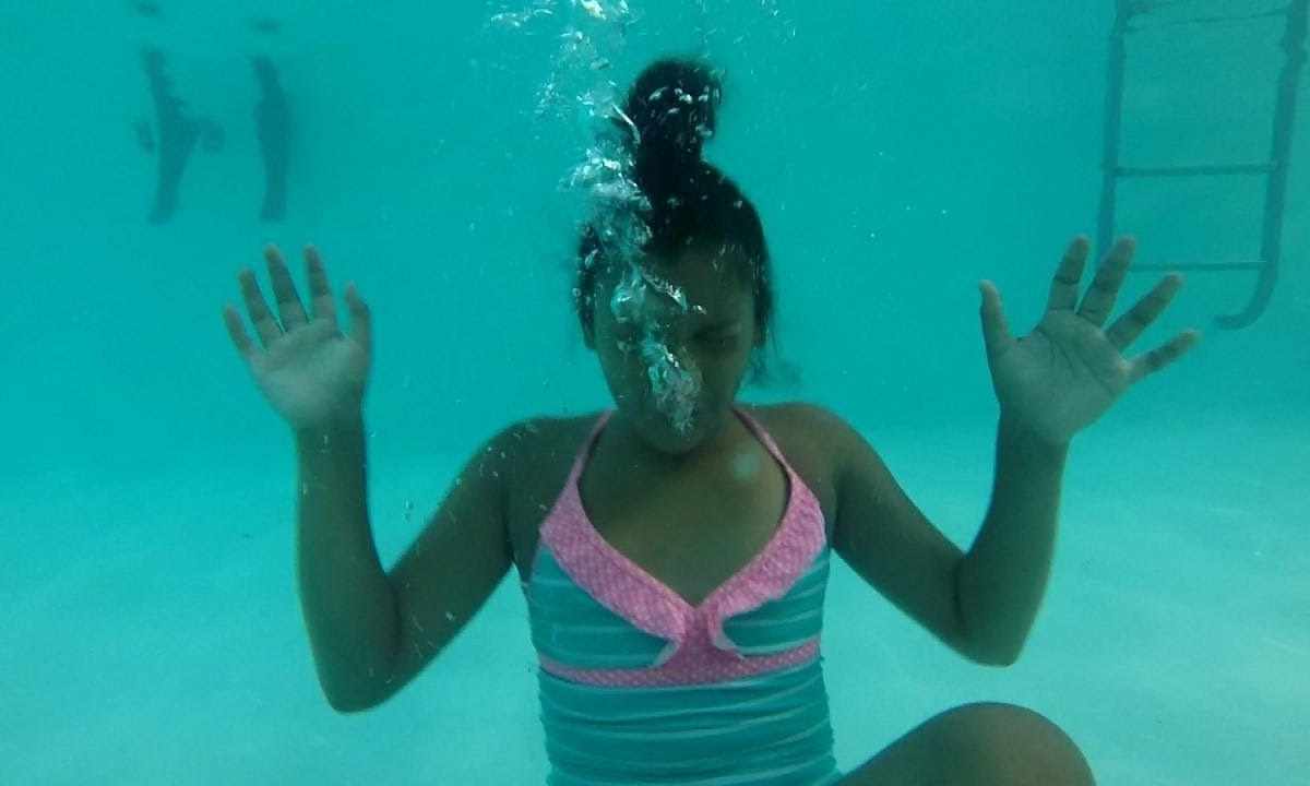How to learn not to breathe long under water
