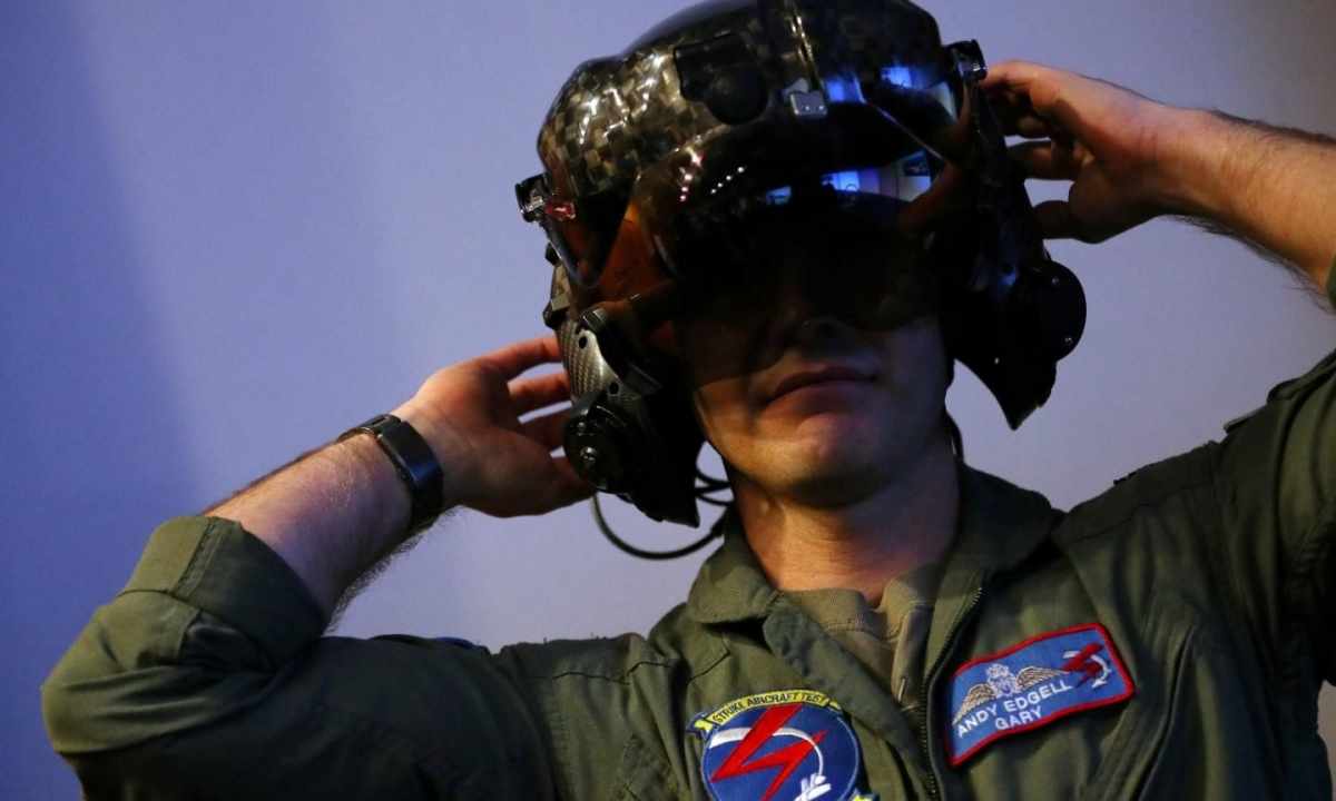 Some pilots of F1 were left without the certified helmets before tests