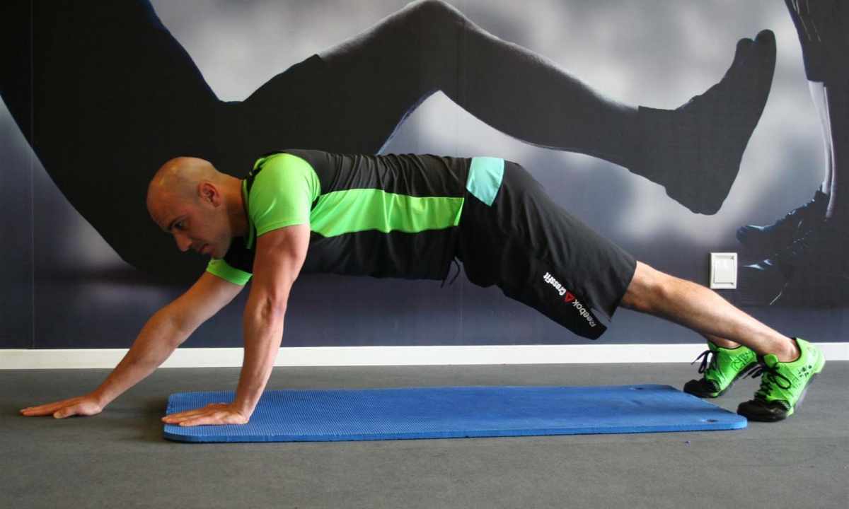 Push-ups from the floor: advantage and principles