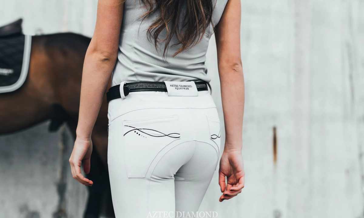 How to remove riding breeches