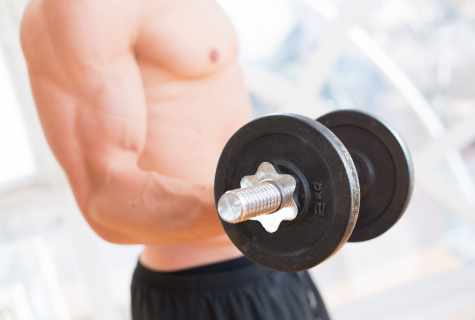How to pick up the weight of dumbbells