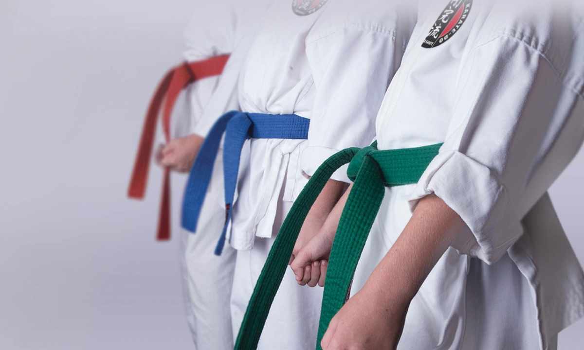 How to tie the belt in karate