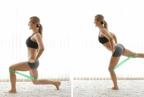As it is correct to squat for increase in buttocks