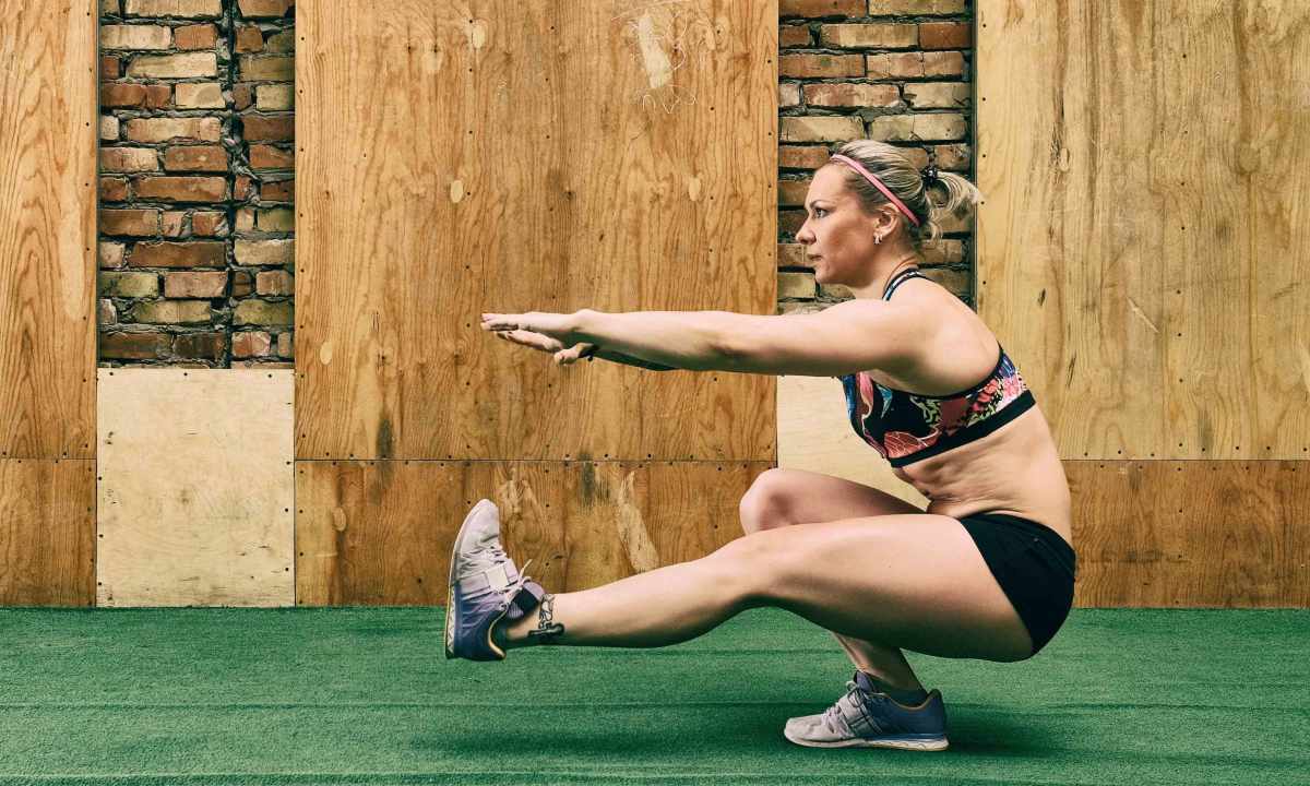 How to squat on one leg