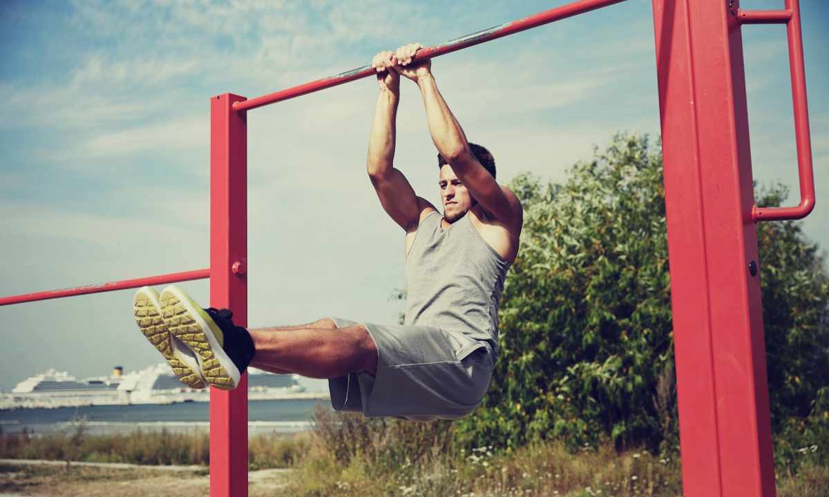 How to begin to be engaged on the horizontal bar