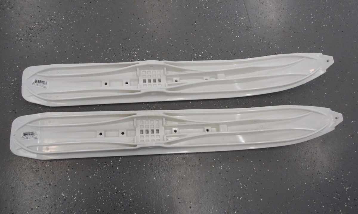 How to smear plastic skis