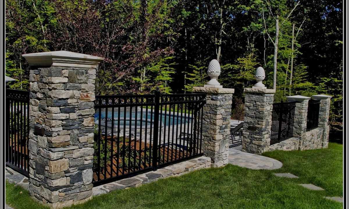 How to drive columns for fence