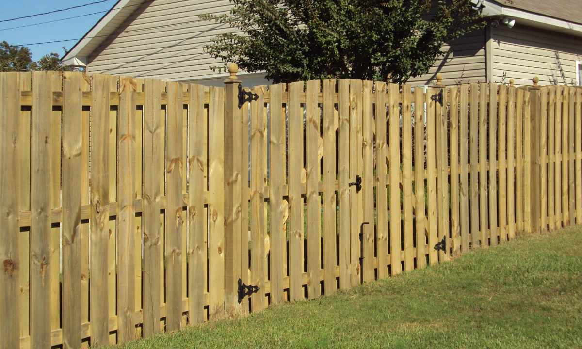 How to make wooden fence