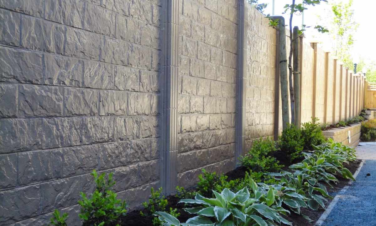 What to paint concrete fence with