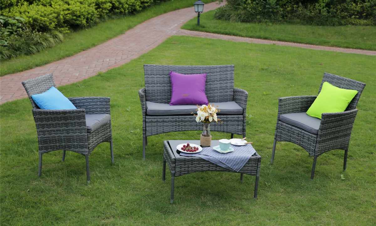 Care for garden furniture from natural materials