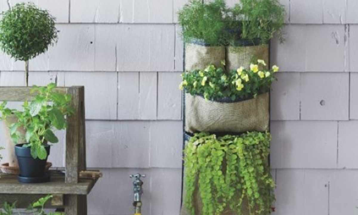 How to make original decor for garden of unnecessary things