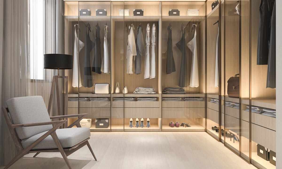 How competently to plan the wardrobe room