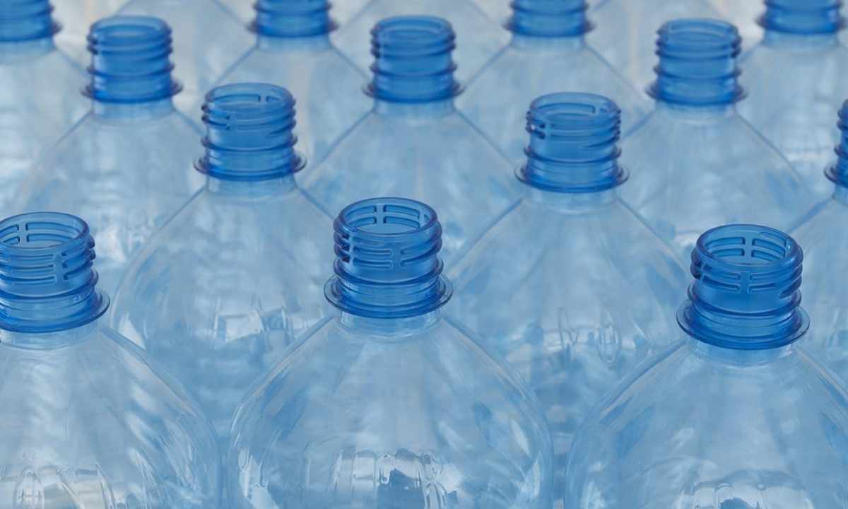 What it is possible to make of plastic bottles for giving