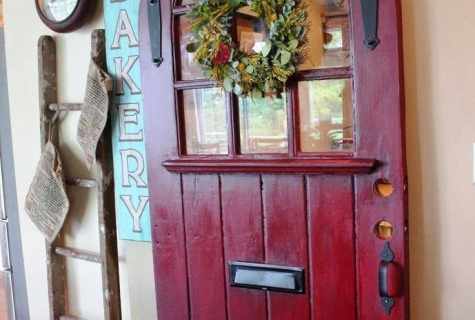 How to decorate old doors