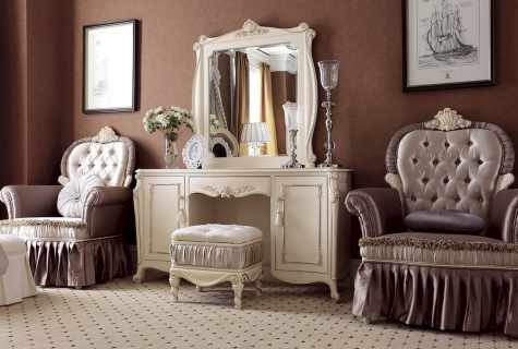 How to decorate bedroom interior with vintage dressing table