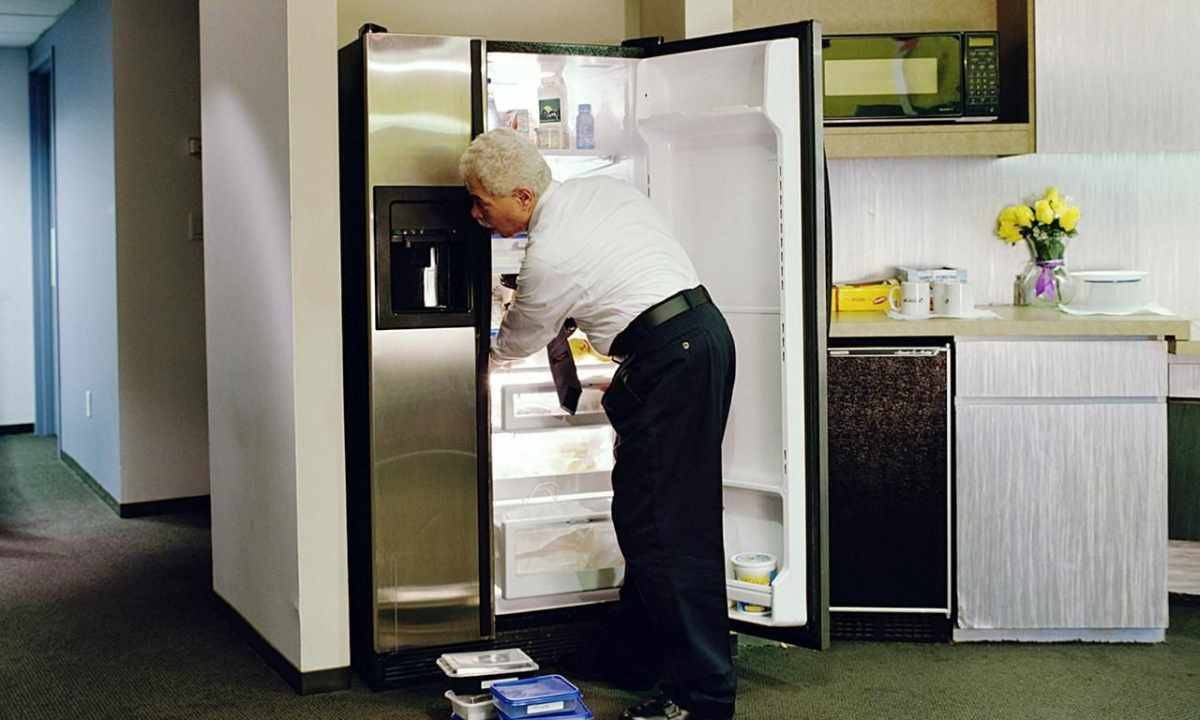 How to hide the fridge