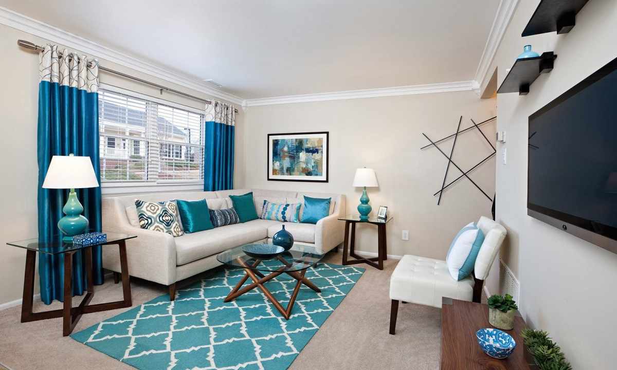 Turquoise color in design of apartments