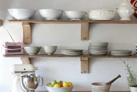 What to paint kitchen wooden shelves with