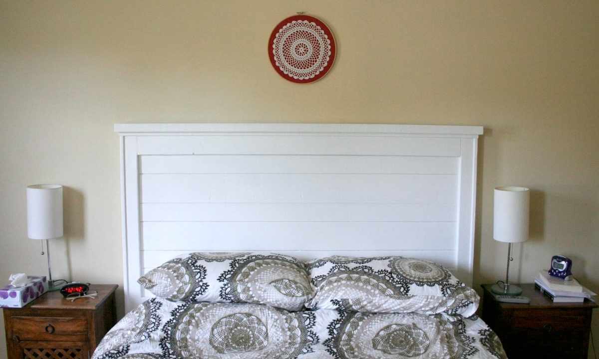 How to issue headboard at bed
