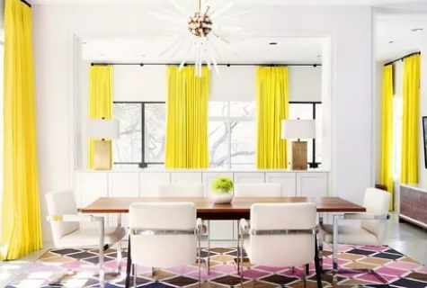 What curtains will approach yellow wall-paper
