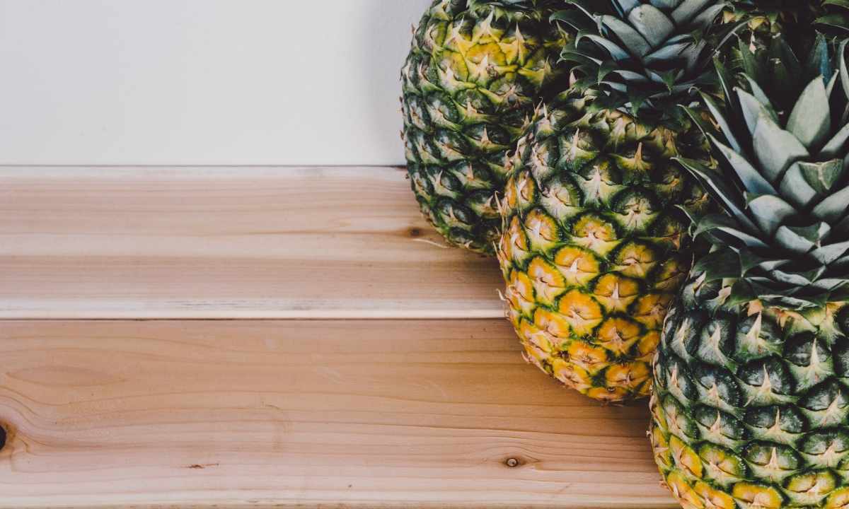 How to put pineapple top